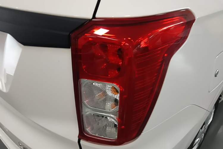 Used Wuling Hongguang 2021 1.5L Revised S Base Version Hydraulic Power Steering LAR Right Rear Taillight