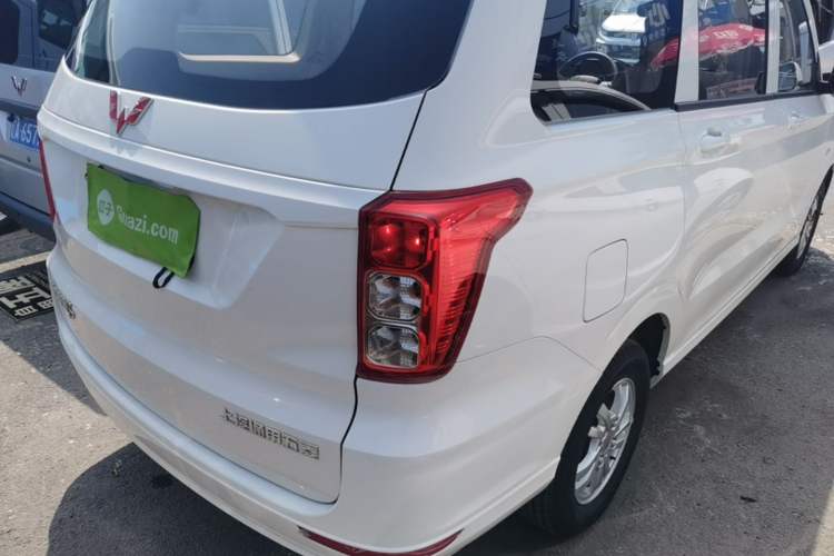 Used Wuling Hongguang 2021 1.5L S Standard Version LAR Right Rear Taillight