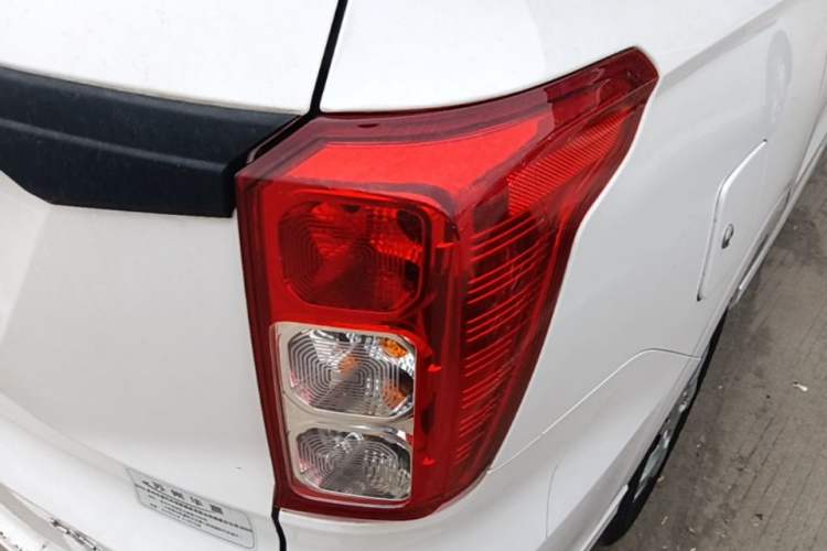 Used Wuling Hongguang 2021 1.5L Revised S Base Version with Electric Power Steering LAR Right Rear Taillight