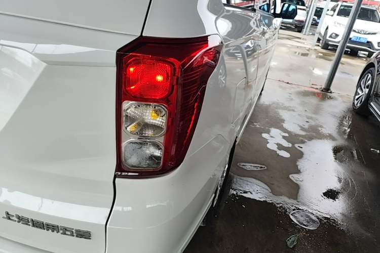 Used Wuling Hongguang 2021 1.5L S Standard Version LAR Right Rear Taillight
