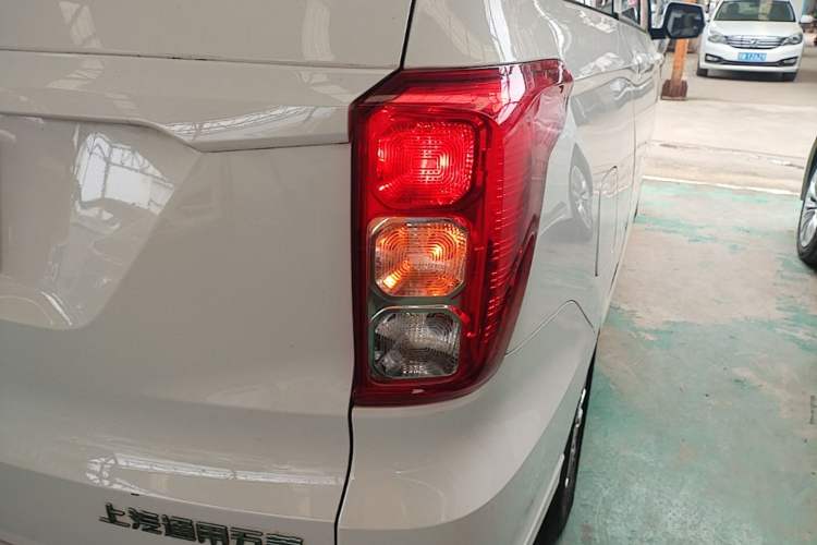Used Wuling Hongguang 2021 1.5L S Standard Version LAR Right Rear Taillight