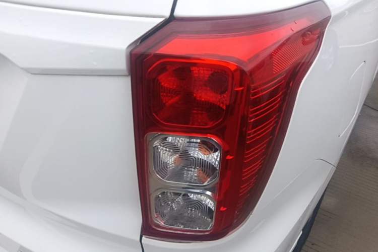 Used Wuling Hongguang 2021 1.5L Revised S Standard Version with Electric Power Steering LAR Right Rear Taillight