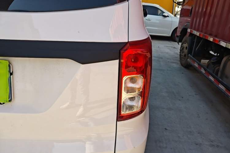 Used Wuling Hongguang 2021 1.5L S Base Version LAR Right Rear Taillight