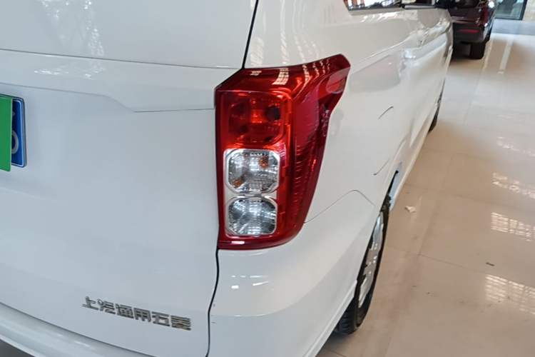 Used Wuling Hongguang 2021 1.5L Revised S Standard Version with Electric Power Steering LAR Right Rear Taillight