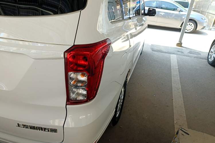 Used Wuling Hongguang 2021 1.5L Revised S Standard Version Hydraulic-Power-Assisted LAR Right Rear Taillight