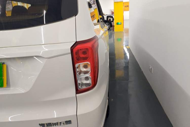 Used Wuling Hongguang 2021 1.5L Facelifted S Comfort Version with Electric Power Steering LAR Right Rear Taillight