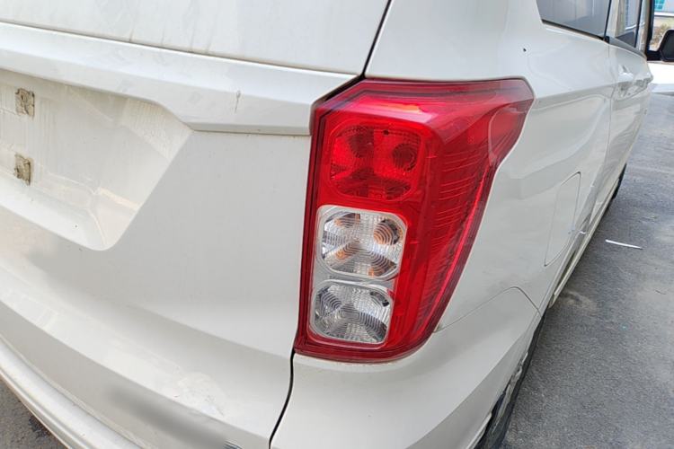 Used Wuling Hongguang 2021 1.5L Revised S Standard Version Hydraulic-Power-Assisted LAR Right Rear Taillight
