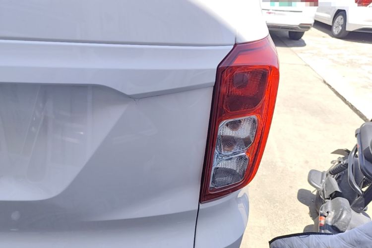 Used Wuling Hongguang 2021 1.5L S Standard Version LAR Right Rear Taillight