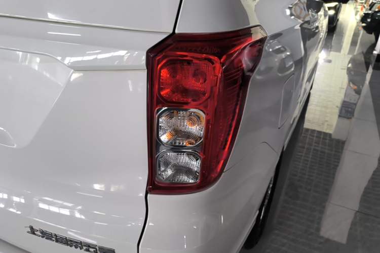 Used Wuling Hongguang 2021 1.5L Revised S Standard Version with Electric Power Steering LAR Right Rear Taillight