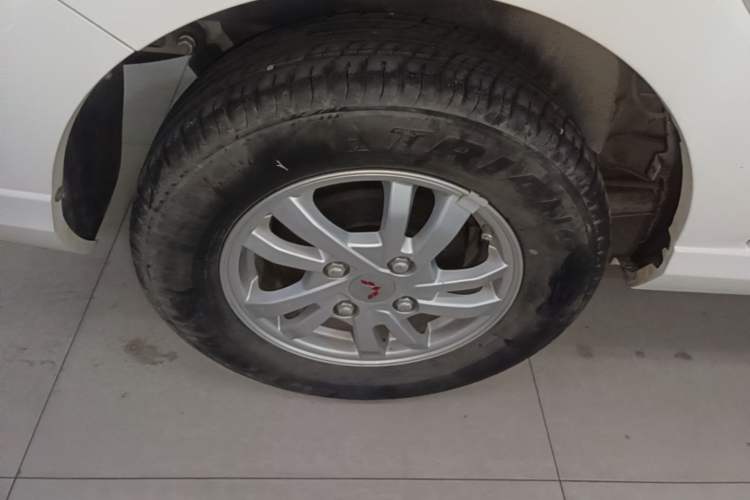 Used Wuling Hongguang 2021 1.5L Revised S Standard Version with Electric Power Steering LAR Right Rear Wheel Hub