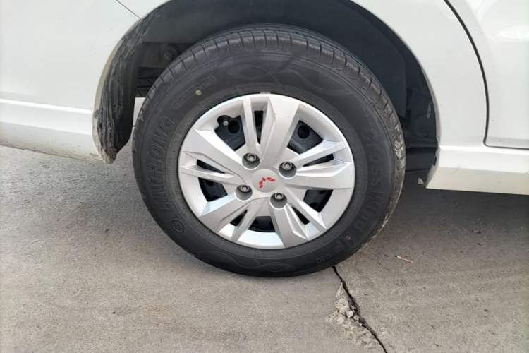 Used Wuling Hongguang 2021 1.5L Revised S Standard Version with Electric Power Steering LAR Right Rear Wheel Hub