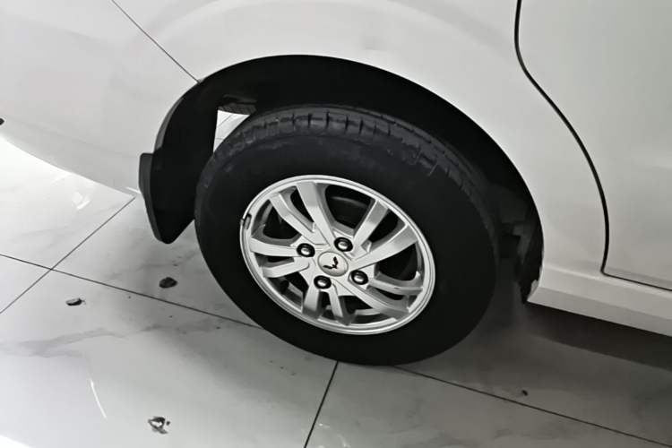 Used Wuling Hongguang 2021 1.5L Facelifted S Comfort Version with Electric Power Steering LAR Right Rear Wheel Hub
