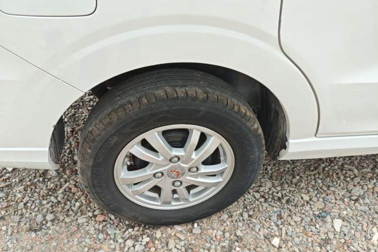 Used Wuling Hongguang 2021 1.5L Facelifted S Comfort Version with Electric Power Steering LAR Right Rear Wheel Hub