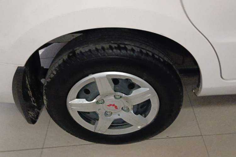 Used Wuling Hongguang 2021 1.5L Revised S Base Version with Electric Power Steering LAR Right Rear Wheel Hub