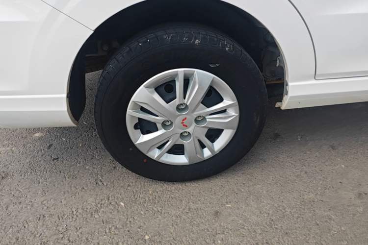 Used Wuling Hongguang 2021 1.5L Revised S Standard Version with Electric Power Steering LAR Right Rear Wheel Hub