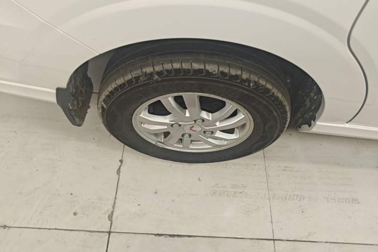 Used Wuling Hongguang 2021 1.5L Facelifted S Comfort Version with Electric Power Steering LAR Right Rear Wheel Hub