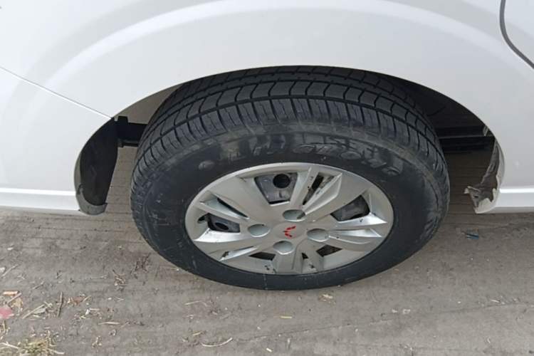 Used Wuling Hongguang 2021 1.5L Revised S Base Version with Electric Power Steering LAR Right Rear Wheel Hub