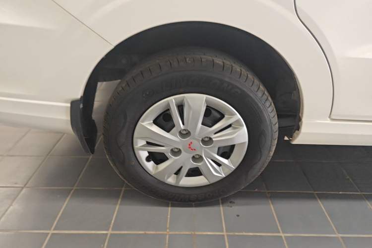 Used Wuling Hongguang 2021 1.5L Revised S Standard Version Hydraulic-Power-Assisted LAR Right Rear Wheel Hub