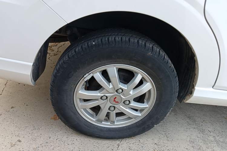 Used Wuling Hongguang 2021 1.5L Facelift S Comfort Version Hydraulic Power Steering LAR Right Rear Wheel Hub