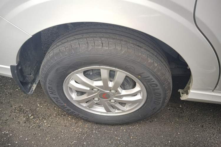 Used Wuling Hongguang 2021 1.5L Revised S Standard Version Hydraulic-Power-Assisted LAR Right Rear Wheel Hub
