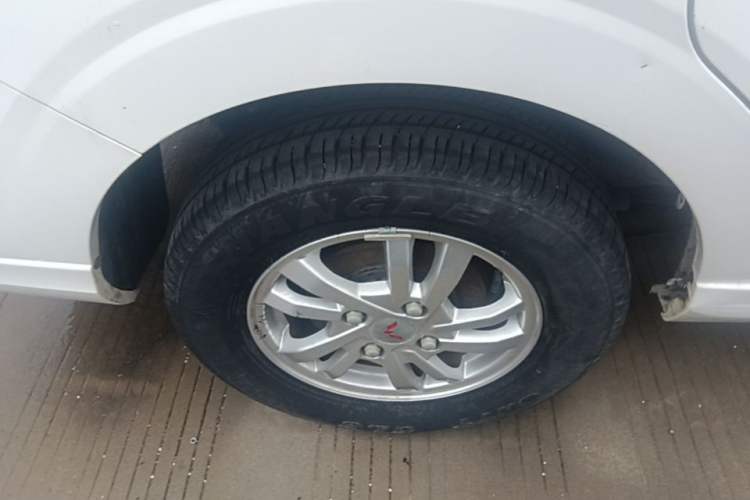 Used Wuling Hongguang 2021 1.5L Revised S Standard Version with Electric Power Steering LAR Right Rear Wheel Hub