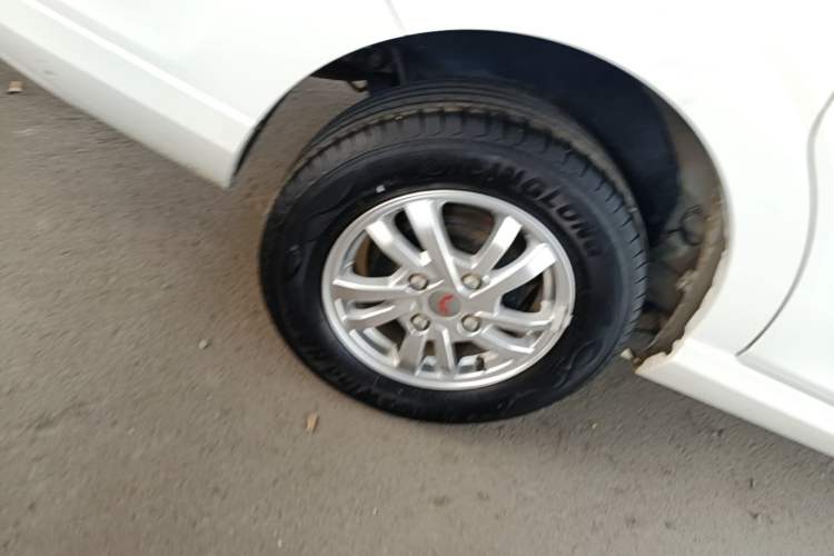 Used Wuling Hongguang 2021 1.5L Revised S Standard Version Hydraulic-Power-Assisted LAR Right Rear Wheel Hub