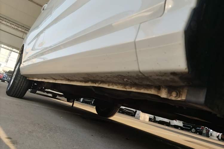 Used Wuling Hongguang 2021 1.5L Revised S Standard Version with Electric Power Steering LAR Right Side Sill