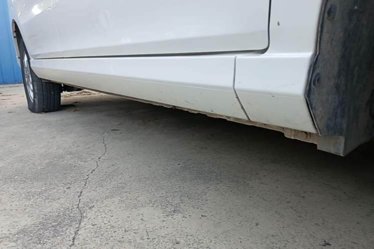 Used Wuling Hongguang 2021 1.5L Facelift S Comfort Version Hydraulic Power Steering LAR Right Side Sill
