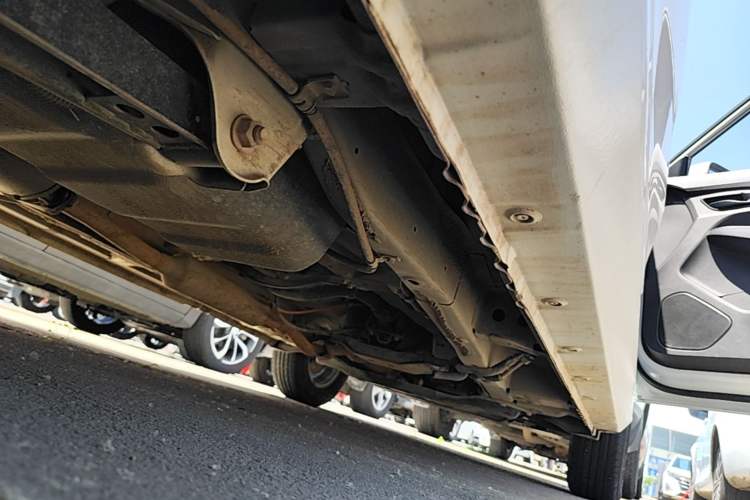 Used Wuling Hongguang 2021 1.5L S Standard Version LAR Right Side Sill