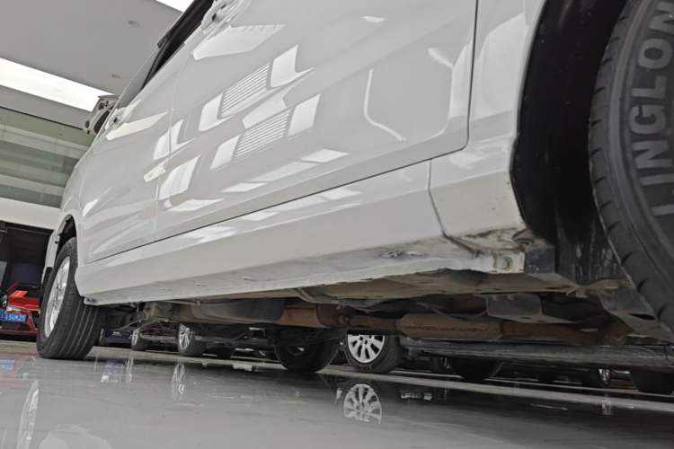 Used Wuling Hongguang 2021 1.5L Facelift S Comfort Version Hydraulic Power Steering LAR Right Side Sill