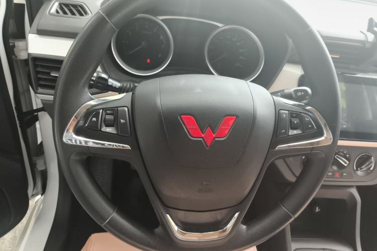 Used Wuling Hongguang 2021 1.5L Facelifted S Comfort Version with Electric Power Steering LAR Steering Wheel