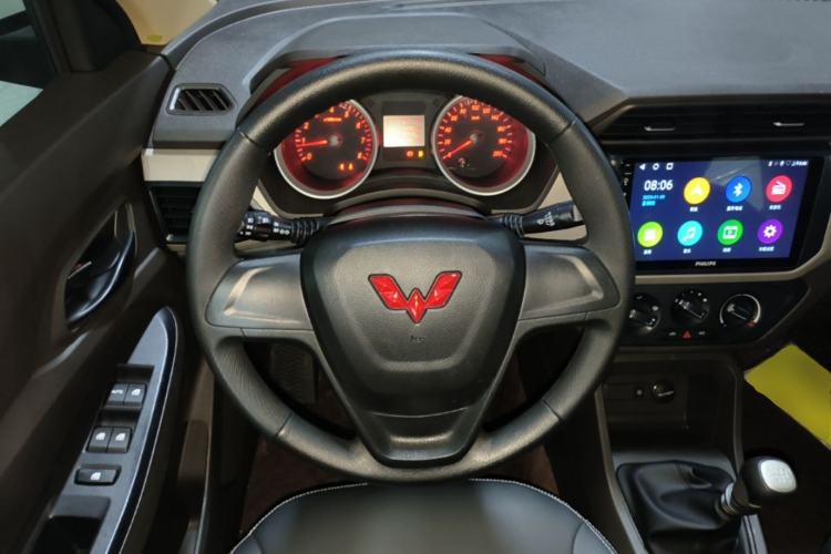 Used Wuling Hongguang 2021 1.5L Revised S Standard Version with Electric Power Steering LAR Steering Wheel