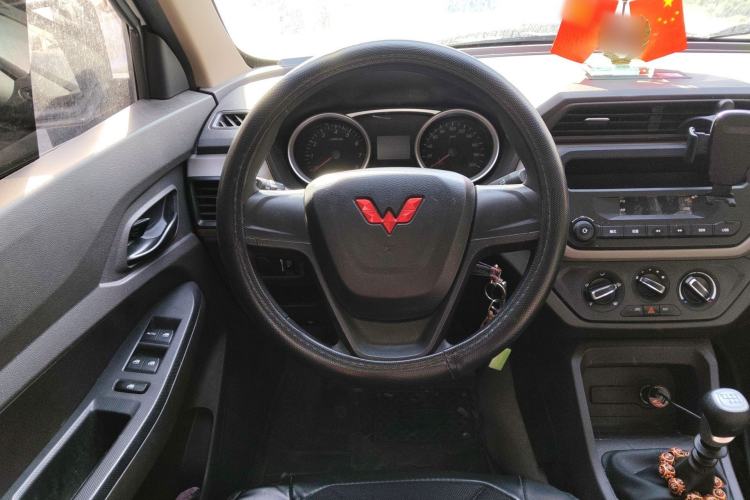 Used Wuling Hongguang 2021 1.5L S Standard Version LAR Steering Wheel