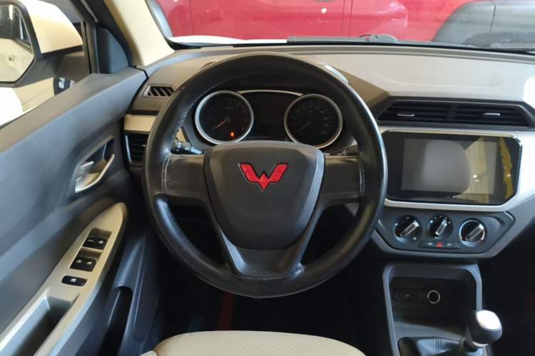 Used Wuling Hongguang 2021 1.5L S Comfort Edition LAR Steering Wheel