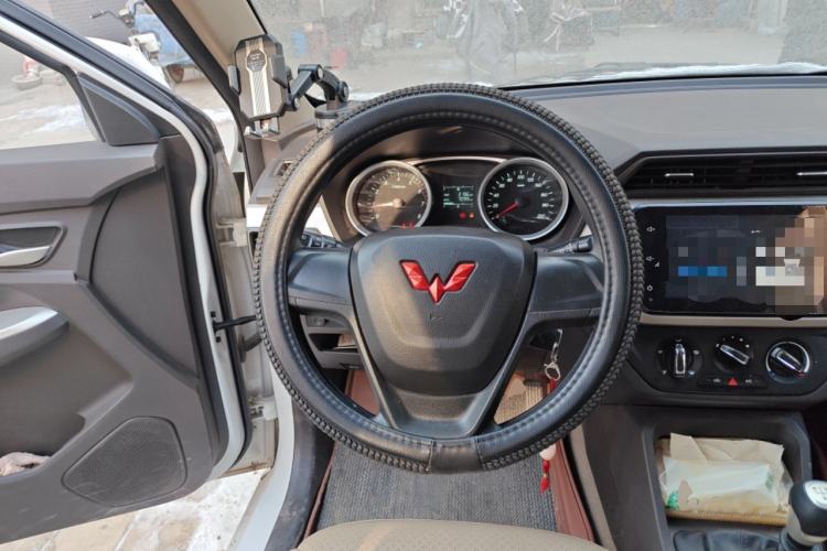 Used Wuling Hongguang 2021 1.5L Facelifted S Comfort Version with Electric Power Steering LAR Steering Wheel