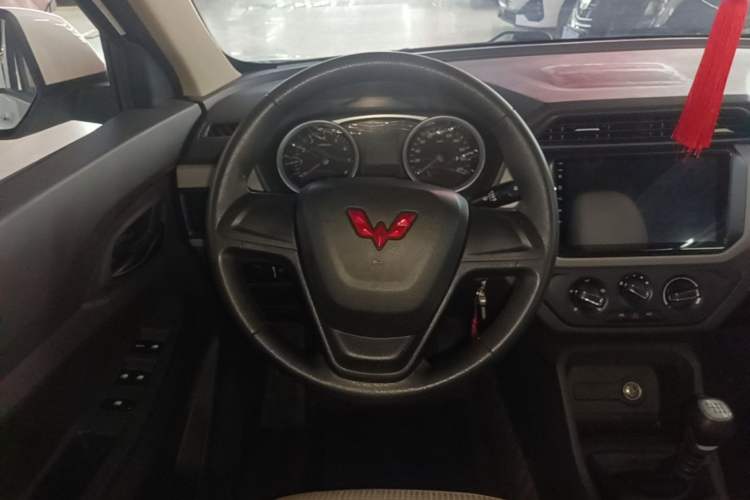 Used Wuling Hongguang 2021 1.5L Revised S Standard Version with Electric Power Steering LAR Steering Wheel
