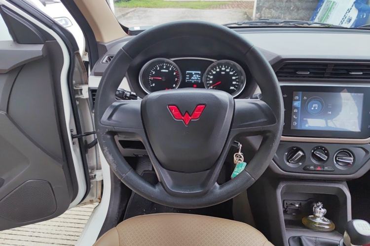 Used Wuling Hongguang 2021 1.5L Facelifted S Comfort Version with Electric Power Steering LAR Steering Wheel