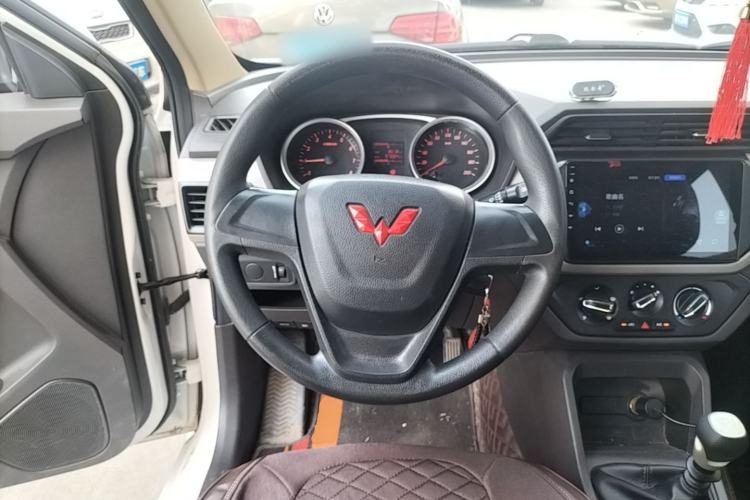 Used Wuling Hongguang 2021 1.5L Revised S Standard Version with Electric Power Steering LAR Steering Wheel
