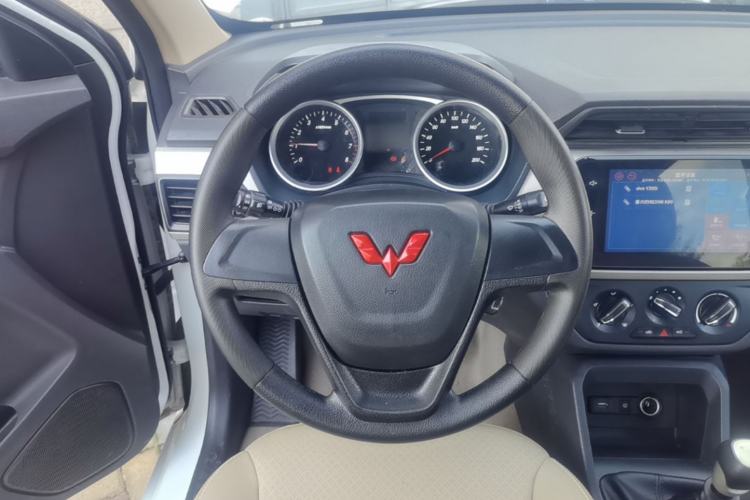 Used Wuling Hongguang 2021 1.5L S Comfort Edition LAR Steering Wheel