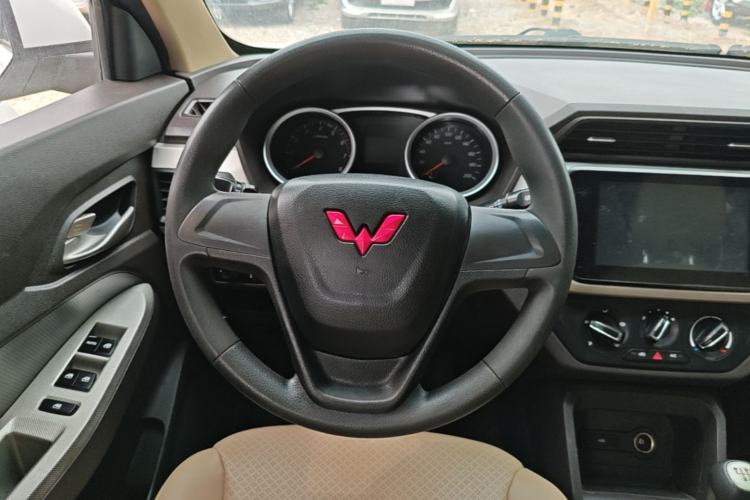 Used Wuling Hongguang 2021 1.5L Facelifted S Comfort Version with Electric Power Steering LAR Steering Wheel
