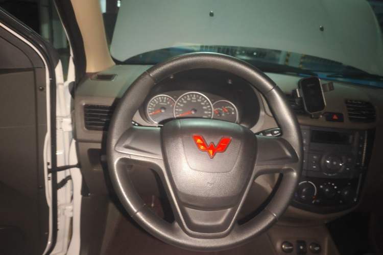 Used Wuling Hongguang 2021 1.5L S Base Version LAR Steering Wheel