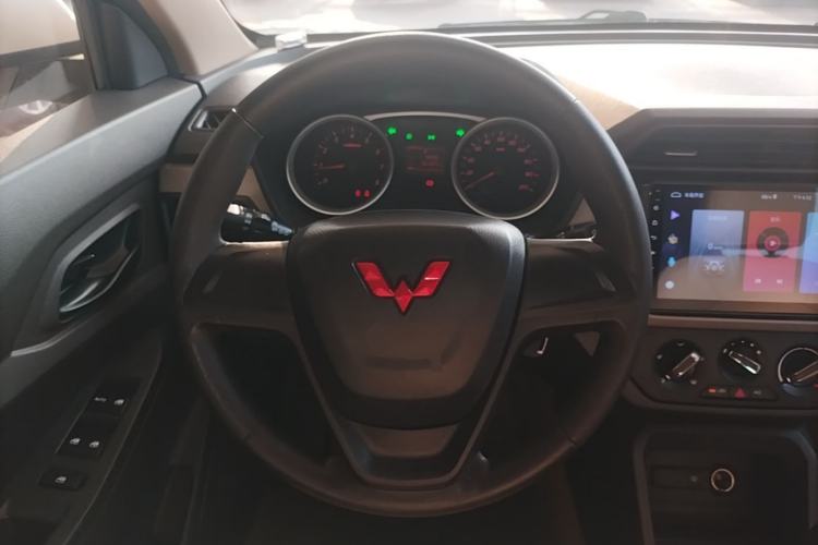 Used Wuling Hongguang 2021 1.5L Revised S Standard Version with Electric Power Steering LAR Steering Wheel
