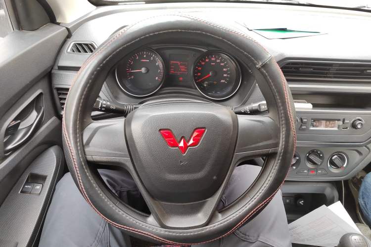 Used Wuling Hongguang 2021 1.5L S Base Version LAR Steering Wheel
