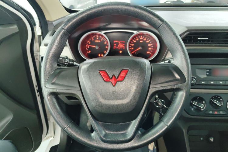Used Wuling Hongguang 2021 1.5L S Standard Version LAR Steering Wheel