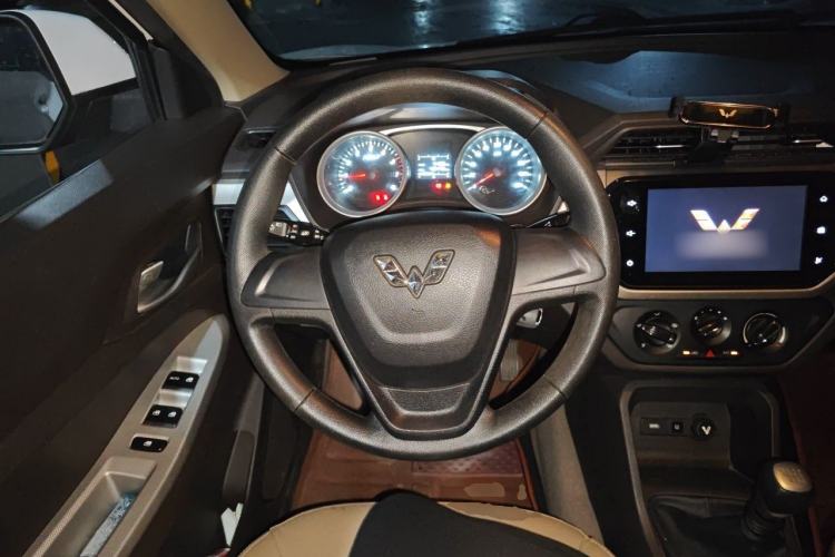 Used Wuling Hongguang 2021 1.5L S Comfort Edition LAR Steering Wheel