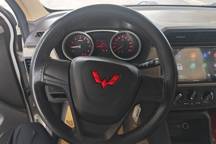 Used Wuling Hongguang 2021 1.5L Revised S Standard Version with Electric Power Steering LAR Steering Wheel