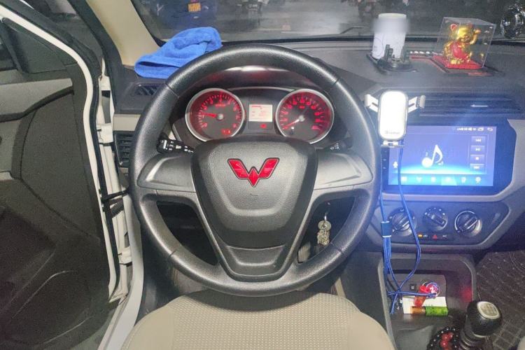 Used Wuling Hongguang 2021 1.5L S Standard Version LAR Steering Wheel