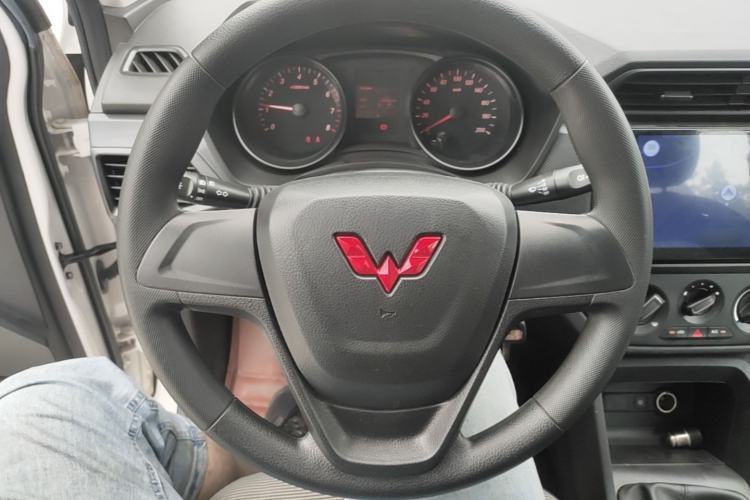 Used Wuling Hongguang 2021 1.5L Revised S Base Version with Electric Power Steering LAR Steering Wheel