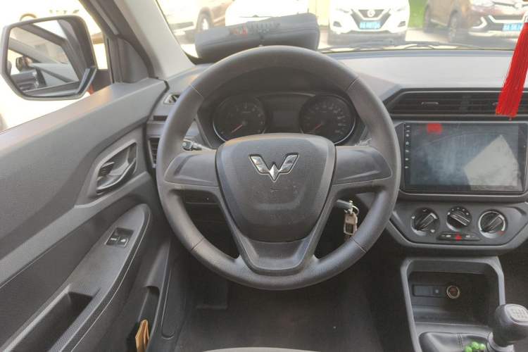 Used Wuling Hongguang 2021 1.5L Revised S Base Version with Electric Power Steering LAR Steering Wheel