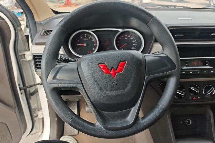 Used Wuling Hongguang 2021 1.5L Revised S Standard Version with Electric Power Steering LAR Steering Wheel